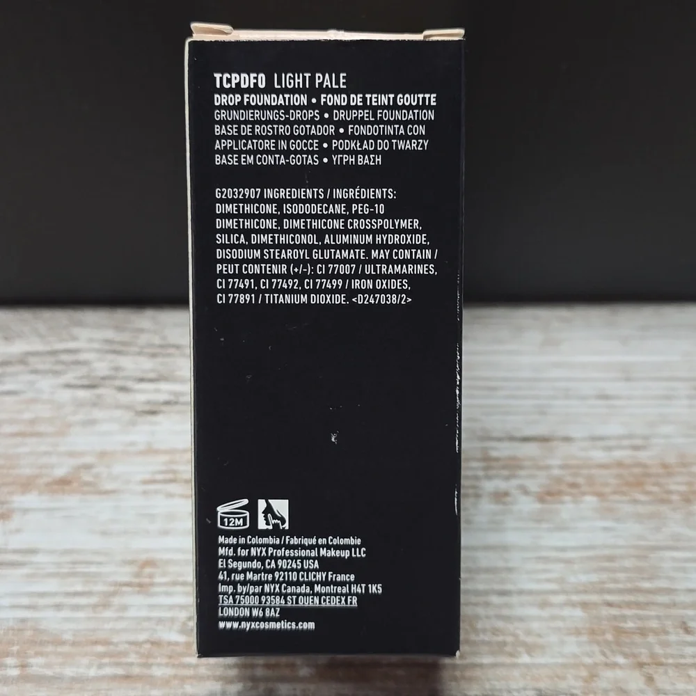 NYX Total Control Pro Foundation - Light Pale